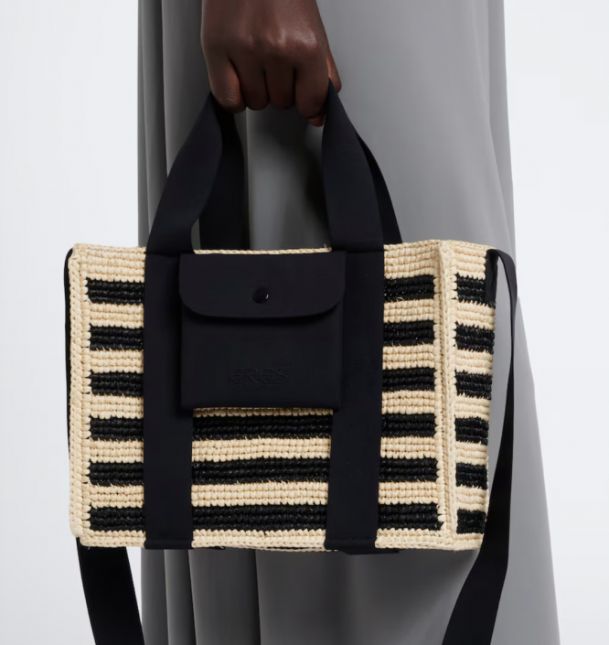 Griffbereit! Kleine Basttasche von Eres über Mytheresa. Claudia Bessler Stylist Frankfurt am Main